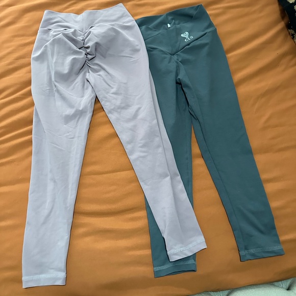 Lilac and grey CLS butt scrunch leggings size medium $80 each - Picture 1 of 2